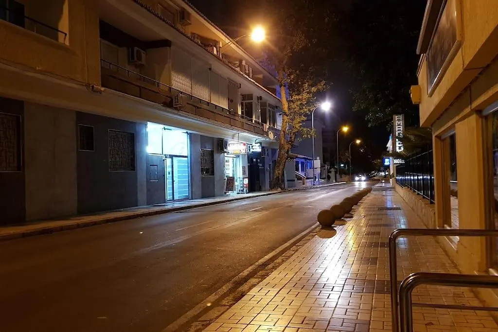 Διαμέρισμα Jos'S House. Thai Loft 50Mt To La Carihuela Beach Τορρεμολίνος